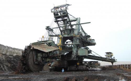 700 Litre Bucket Wheel Excavator in Operation in Bottom Bench