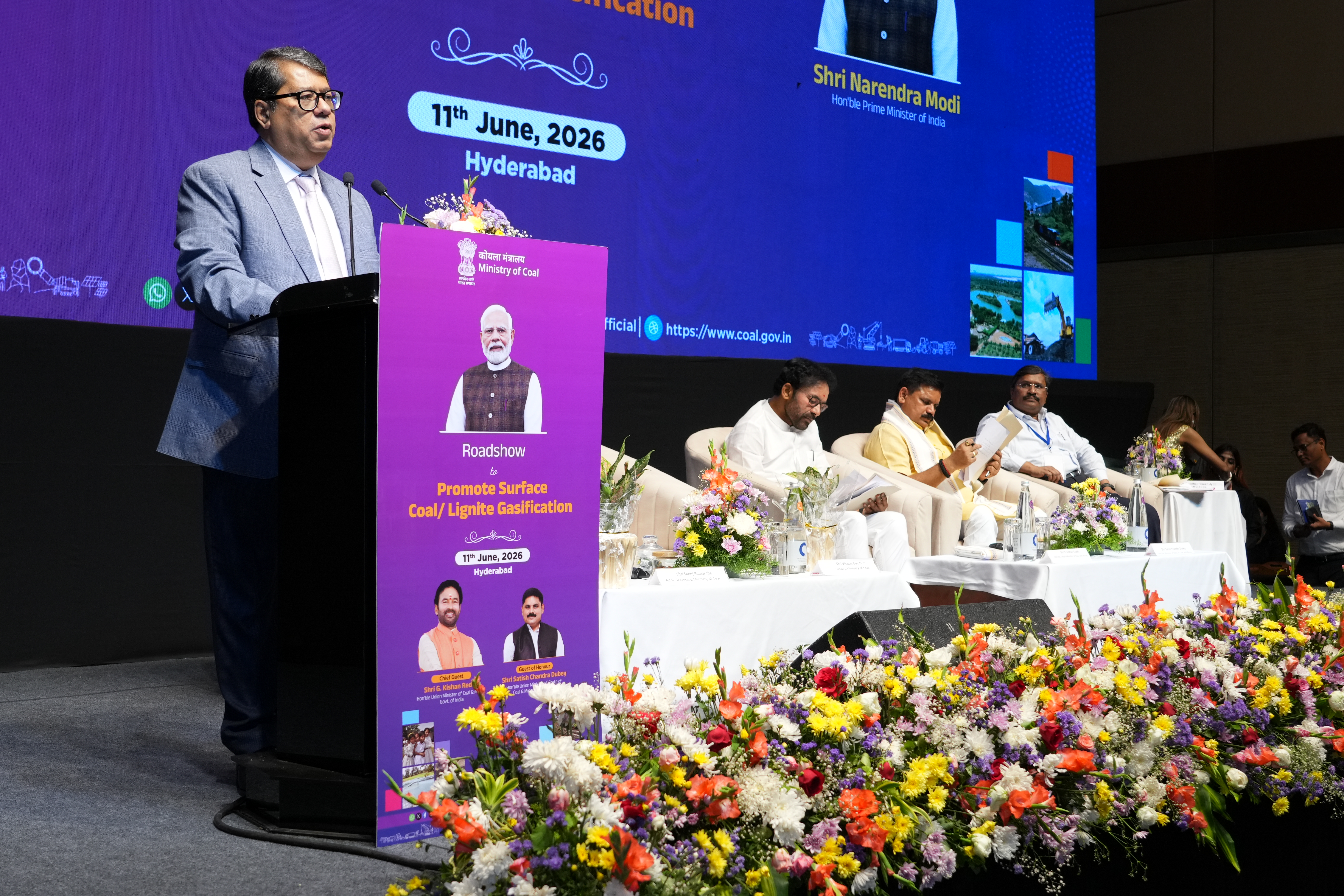 Shri Vikram Dev Dutt, Secretary, Ministry of Coal addressing the gathering at the Roadshow to Promote Surface Coal/Lignite Gasification in Hyderabad