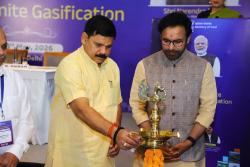 Hon’ble Union Minister of Coal & Mines, Shri G. Kishan Reddy, and Hon’ble Minister of State for Coal & Mines, Shri Satish Chandra Dubey, lighting the ceremonial lamp at the Roadshow to Promote Surface Coal/Lignite Gasification